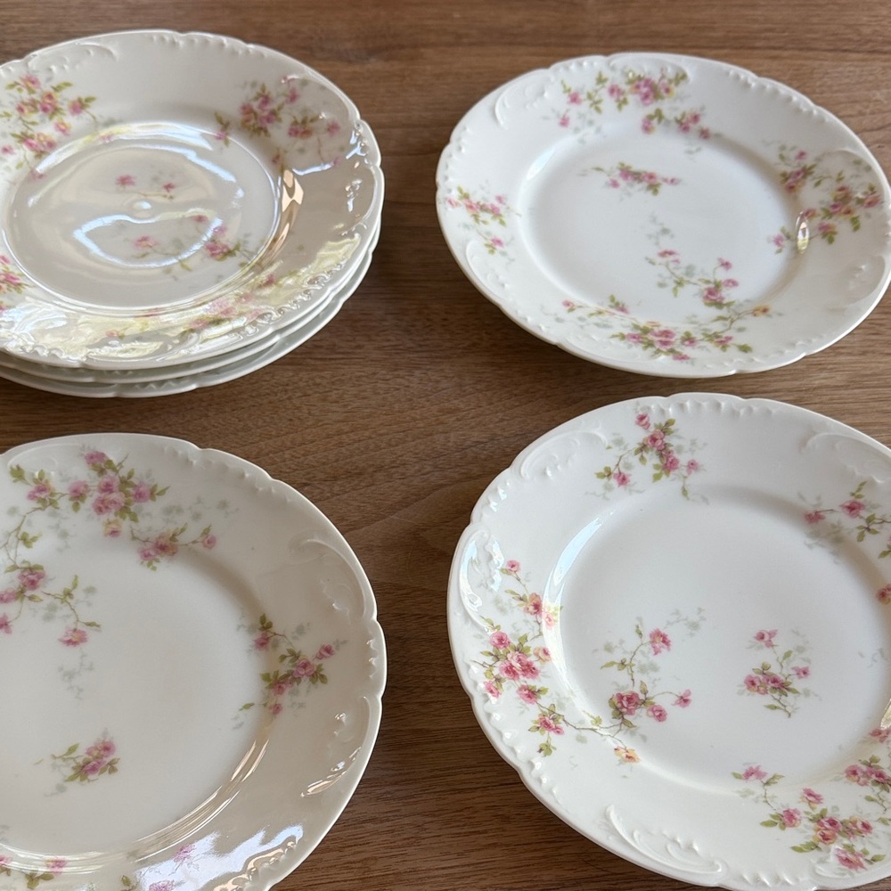 Theodore Haviland Limoges France White Dinner Plate with Pink Flowers - Picture 4 of 5